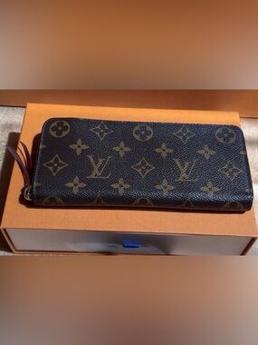 Gentle used Louis Vuitton Clemence wallet